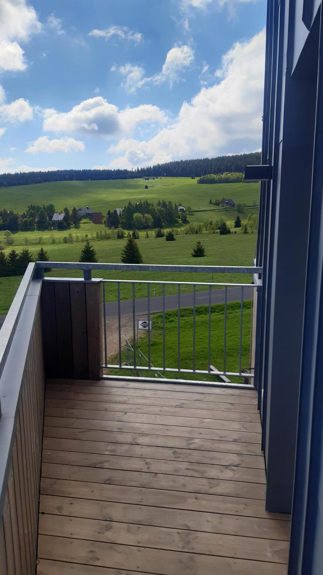 Mezonetovy Apartman Se Dvema Balkony A Vyhledem Loučná pod Klínovcem المظهر الخارجي الصورة